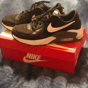 Semi-New Black/White-Dark Gray WMBS Nike Air Max